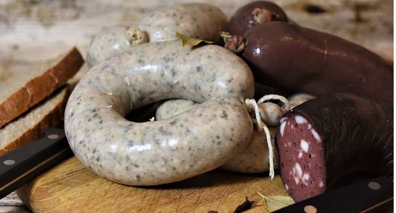 ливерная и кровяная колбаса